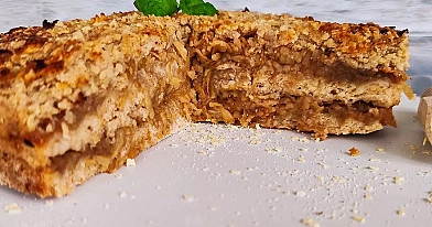 Szarlotka sypana z płatkami jaglanymi🍎