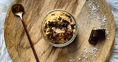 Proteinowe ciasto ciasteczkowe bez pieczenia