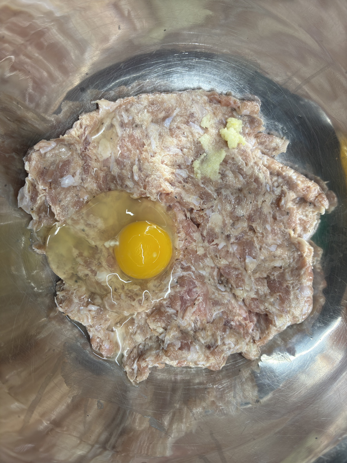 paruošta masė kotletams