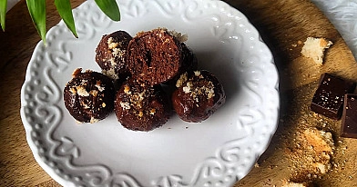 Proteinowe pralinki brownie – zdrowa przekąska dla aktywnych