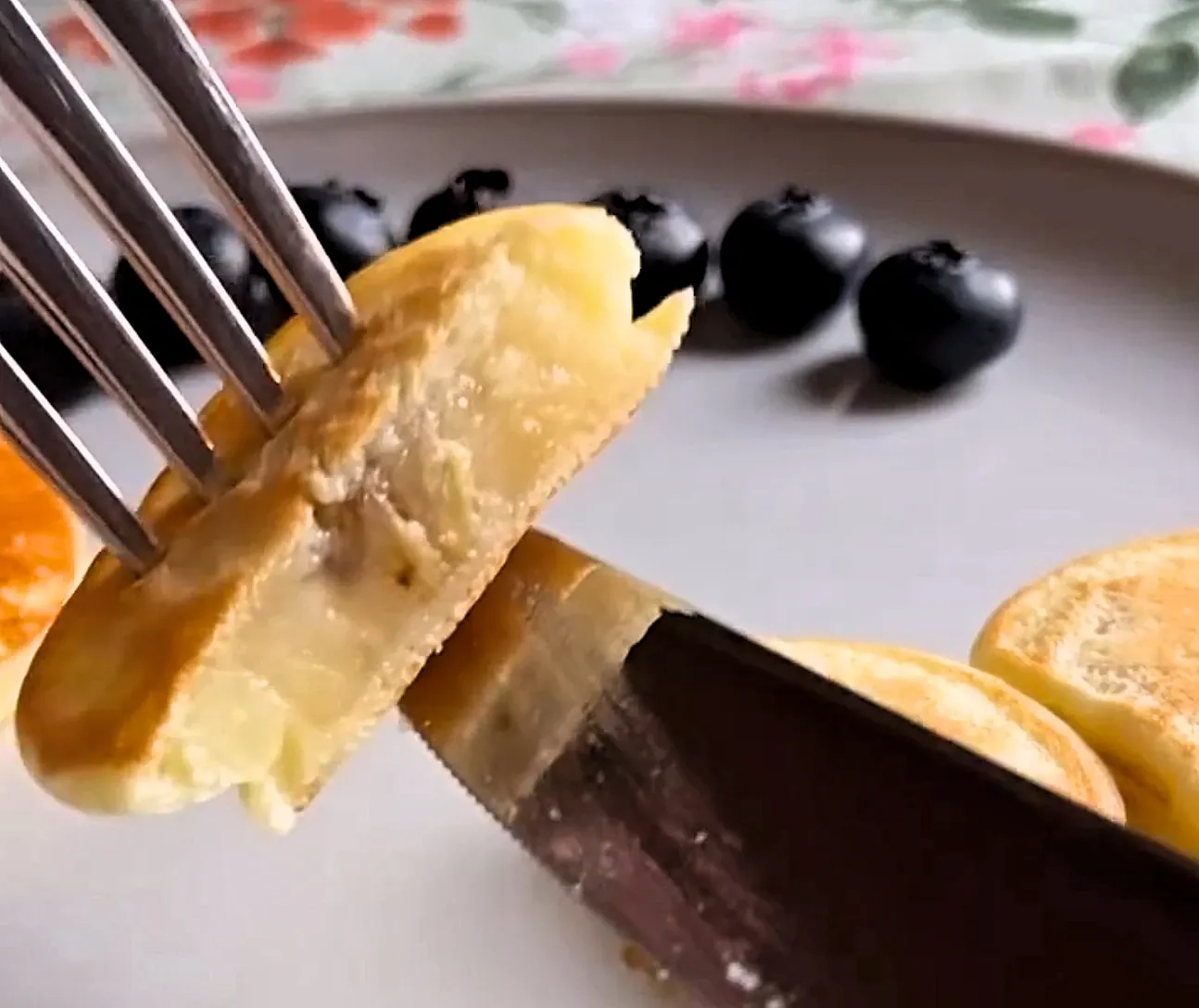 Kefyro blyneliai su bananais vaikams