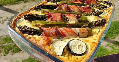Tarta ze szparagami i kurczakiem