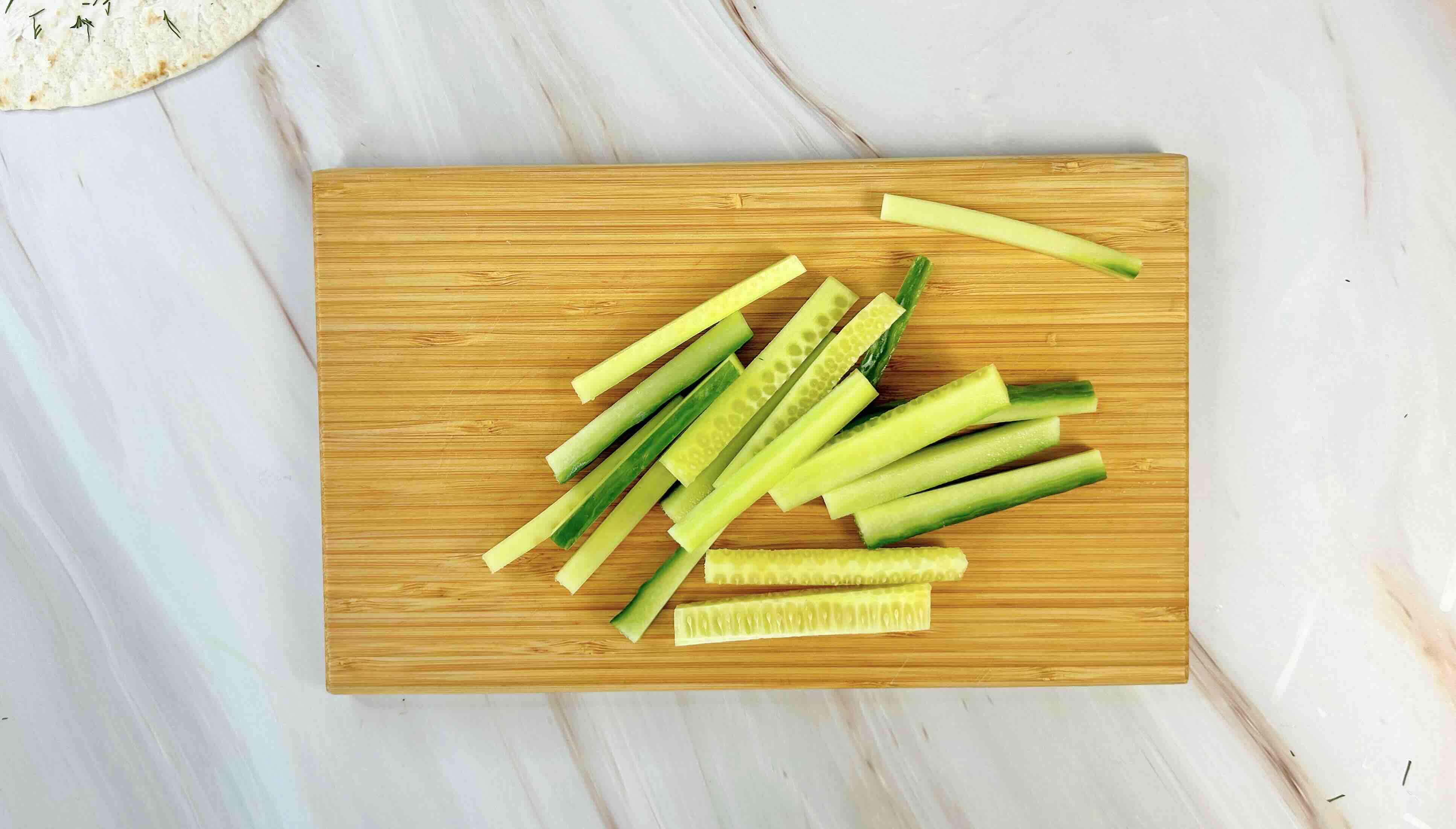 agurkai supjaustyti lazdelėmis