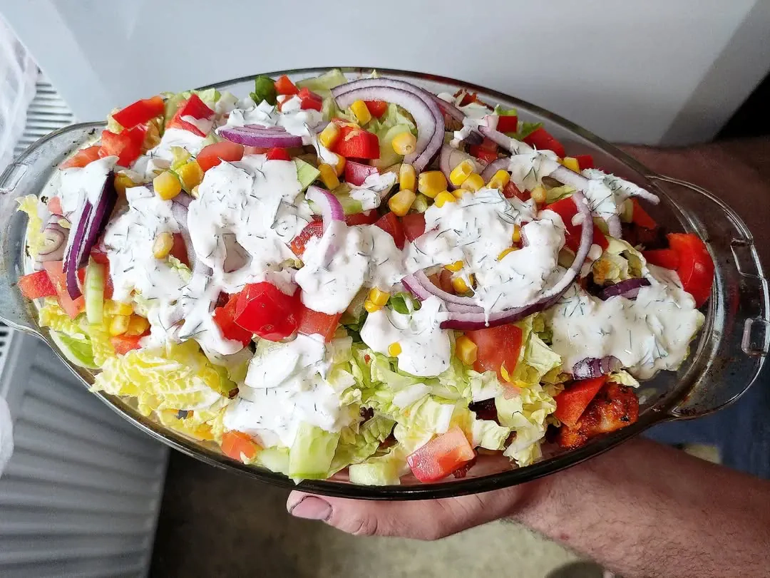 Kapsalon – holenderski fast food z kurczakiem i frytkami