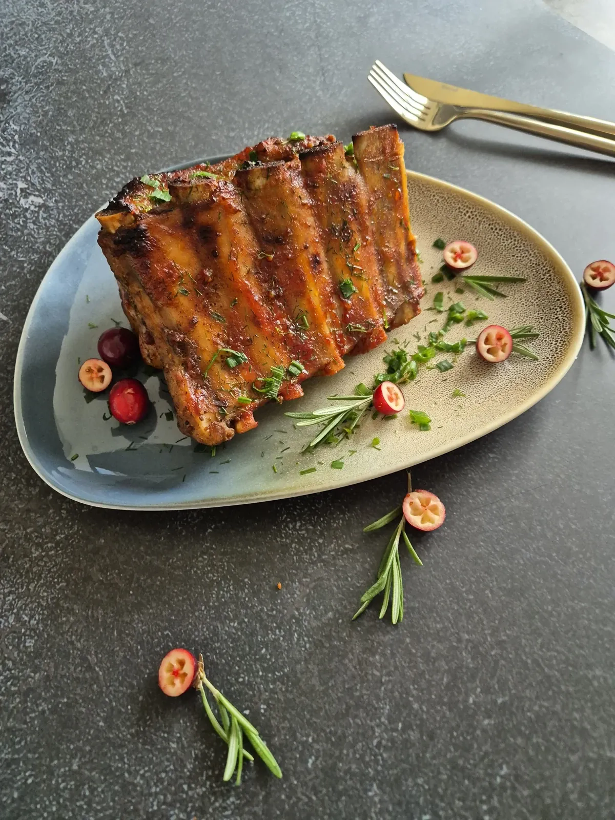 Orkaitėje kepti kiaulienos šonkauliukai su skania glazūra