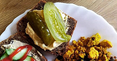 Tofucznica – wegańska jajecznica z tofu