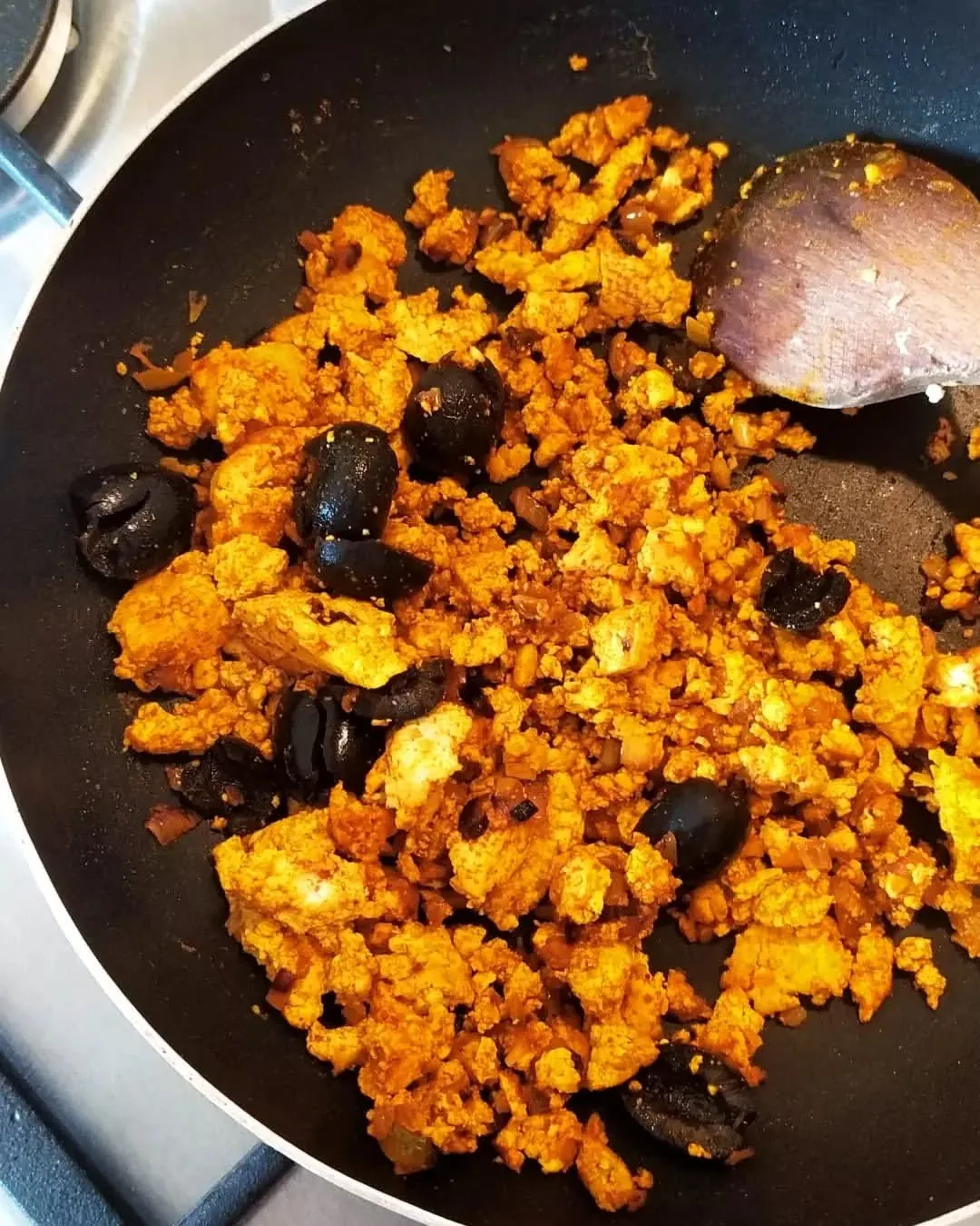 Tofucznica – wegańska jajecznica z tofu