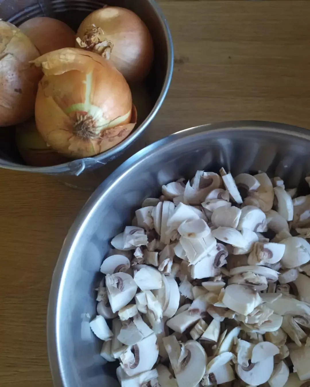 Wegańskie krokiety z kapustą kiszoną i pieczarkami Wegańskie krokiety z kapustą kiszoną i pieczarkami