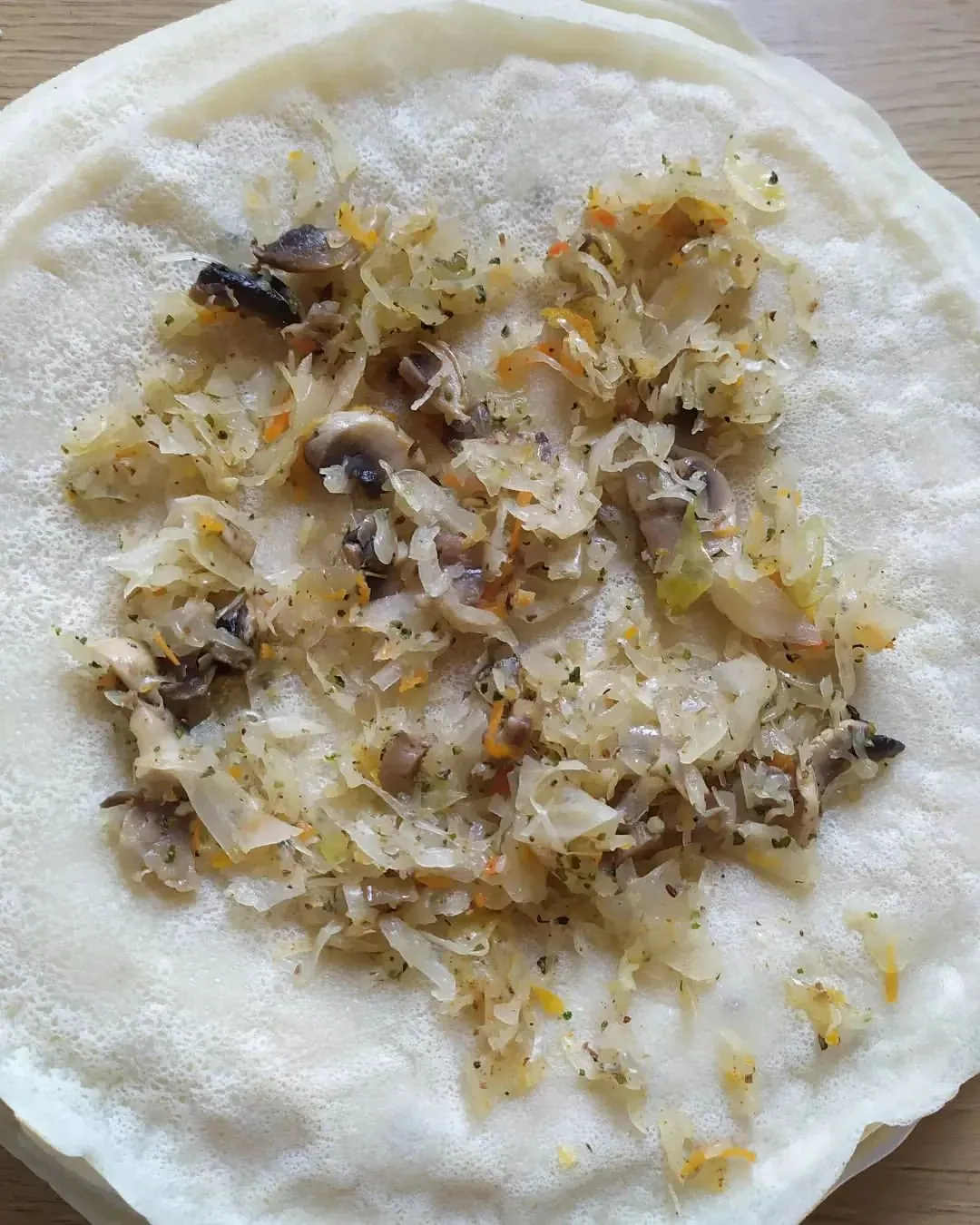 Wegańskie krokiety z kapustą kiszoną i pieczarkami Wegańskie krokiety z kapustą kiszoną i pieczarkami