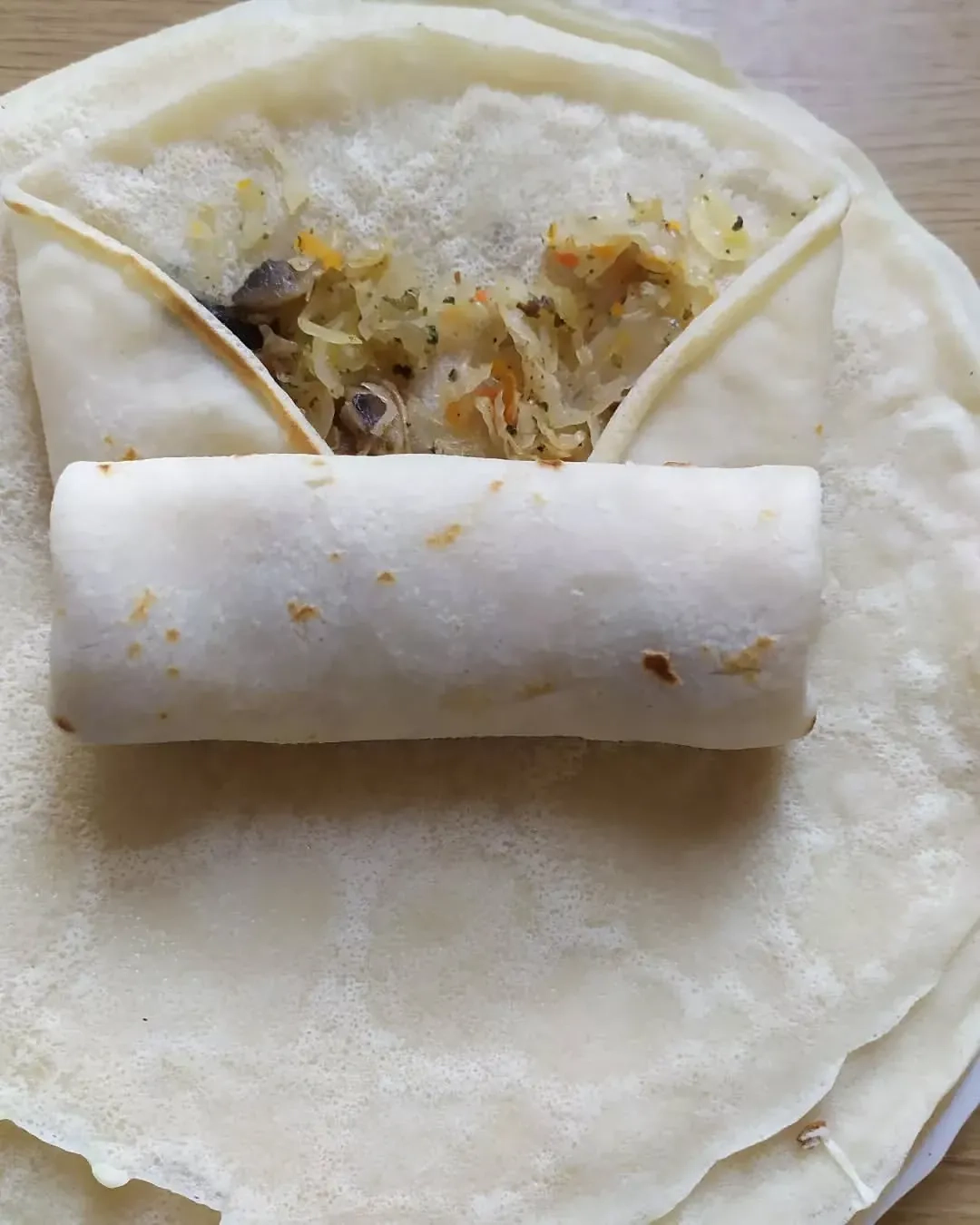 Wegańskie krokiety z kapustą kiszoną i pieczarkami Wegańskie krokiety z kapustą kiszoną i pieczarkami