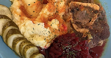 Tradicinis Milano jautienos kulninės troškinys „Osso Buco“