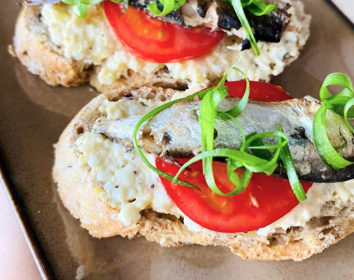 Šventiški sumuštinukai su šprotais