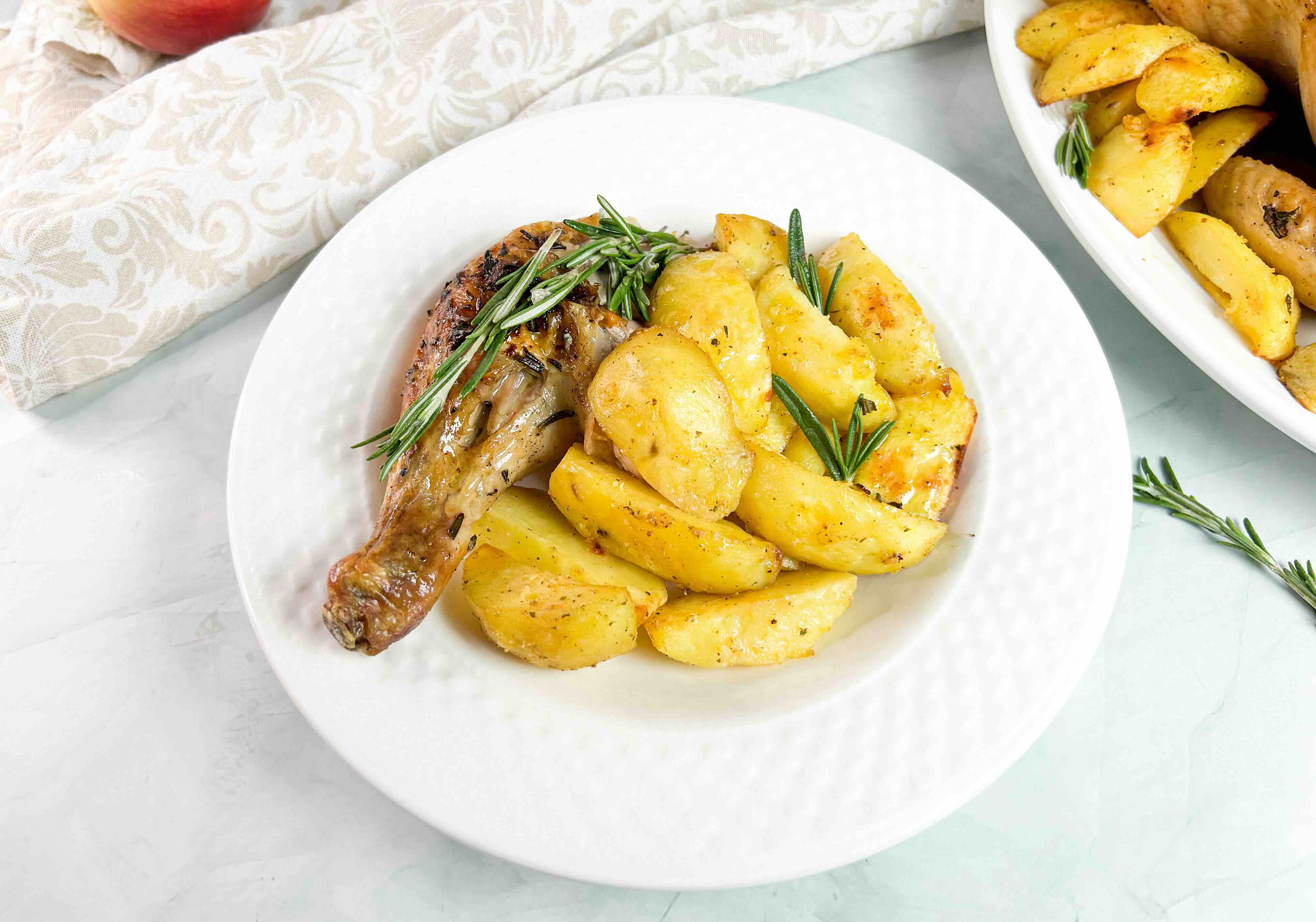 Kepta višta orkaitėje su obuoliais