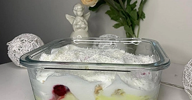 Fit sernik na zimno z malinami i wiórkami kokosowymi