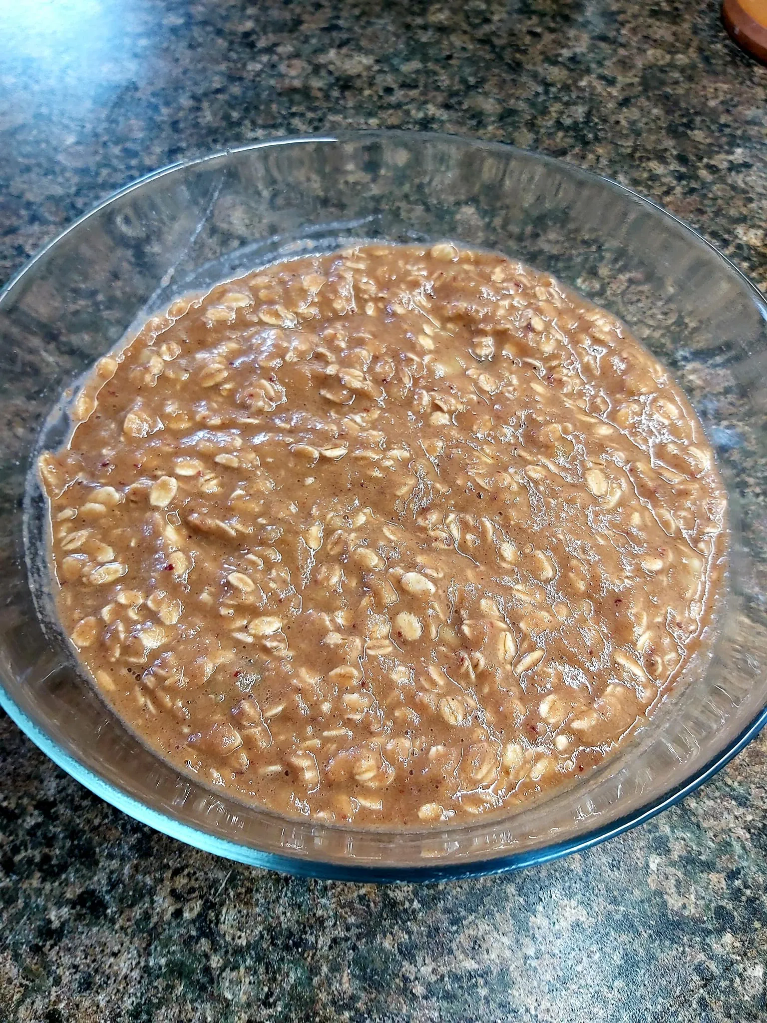 Keksas be miltų ir cukraus su bananais ir obuoliais