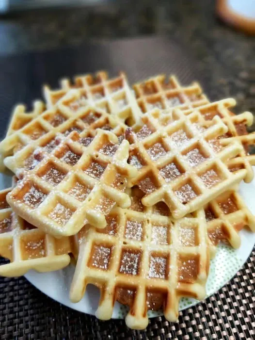 Traškūs pusryčių vafliai su vanilės nata