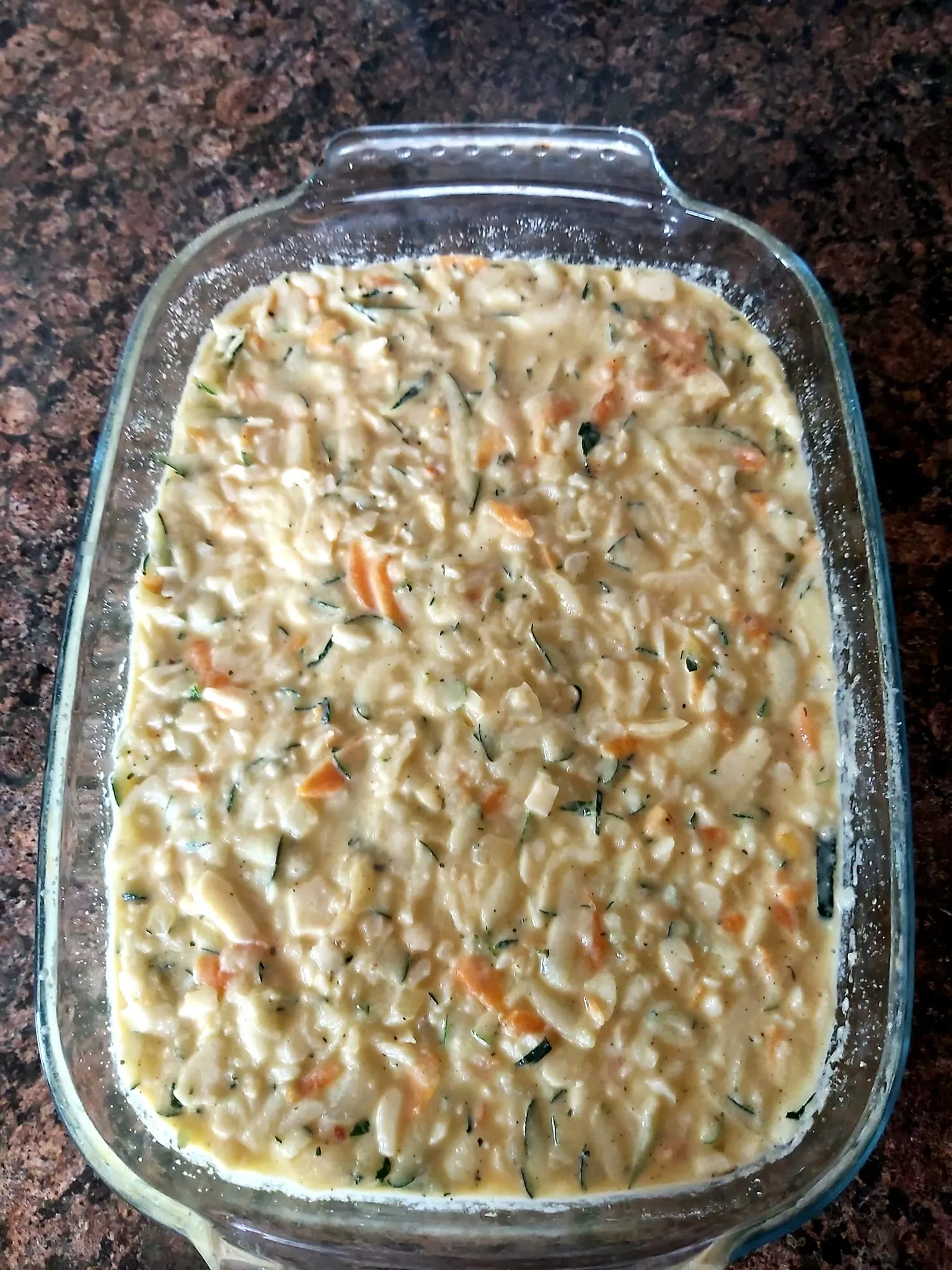 Cukinijų apkepas su sūriu ir daržovėmis