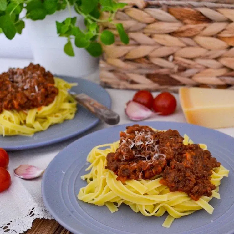 Autentiškas itališkas Ragu alla Bolognese su tagliatelle makaronais