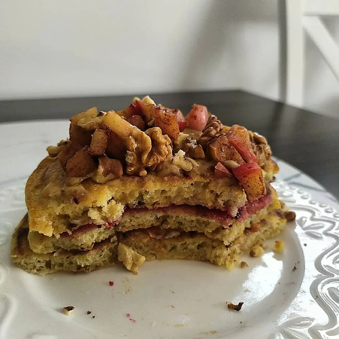 Wegańskie puszyste naleśniki z siemieniem lnianym