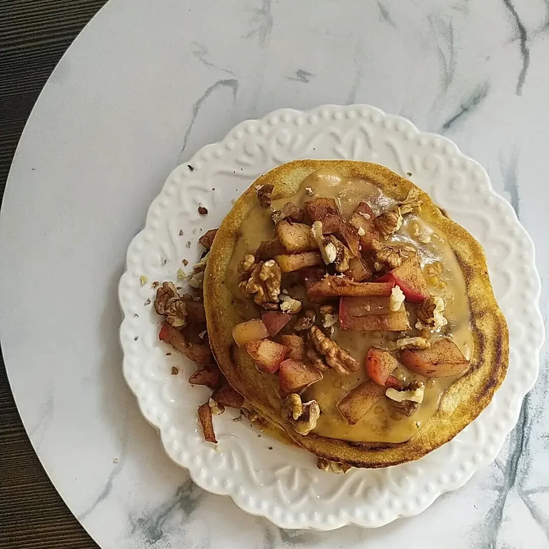 Wegańskie puszyste naleśniki z siemieniem lnianym