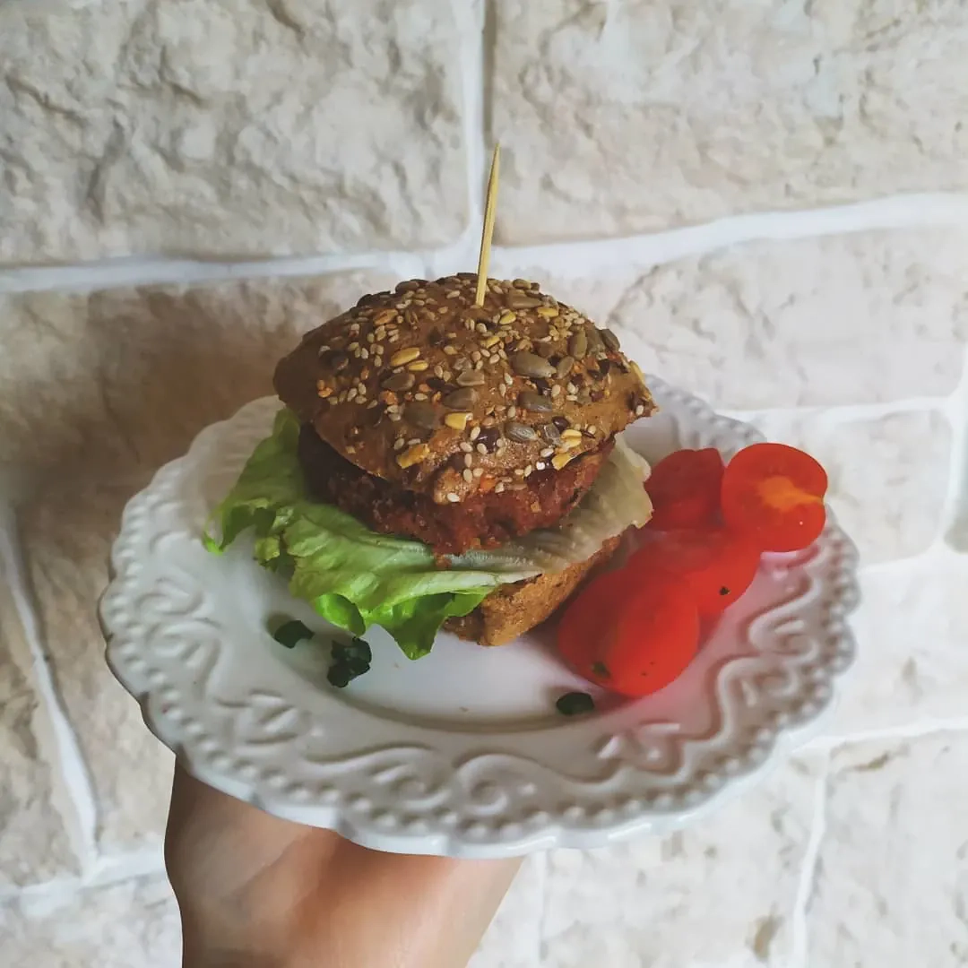Wegańskie burgery z czerwonej fasoli