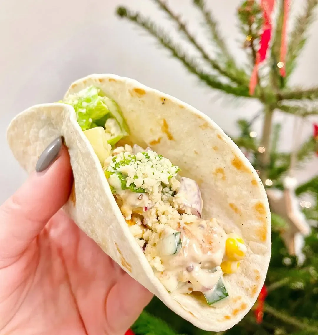 Meksikietiški vištienos tacos su daržovėmis ir graikišku jogurtu