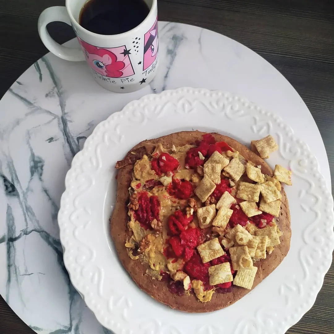 Puszysty omlet bananowy na słodkie śniadanie