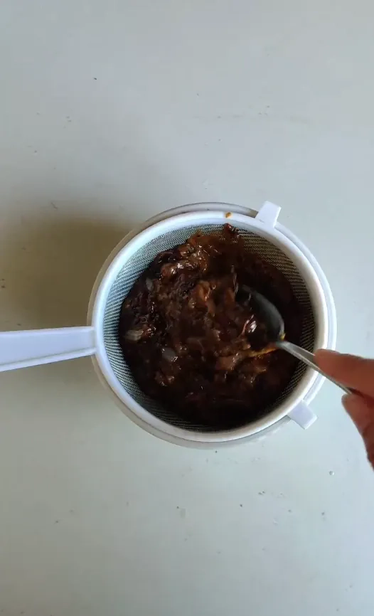 Tobulai sultingas orkaitėje keptas viščiukas su žolelėmis ir citrina