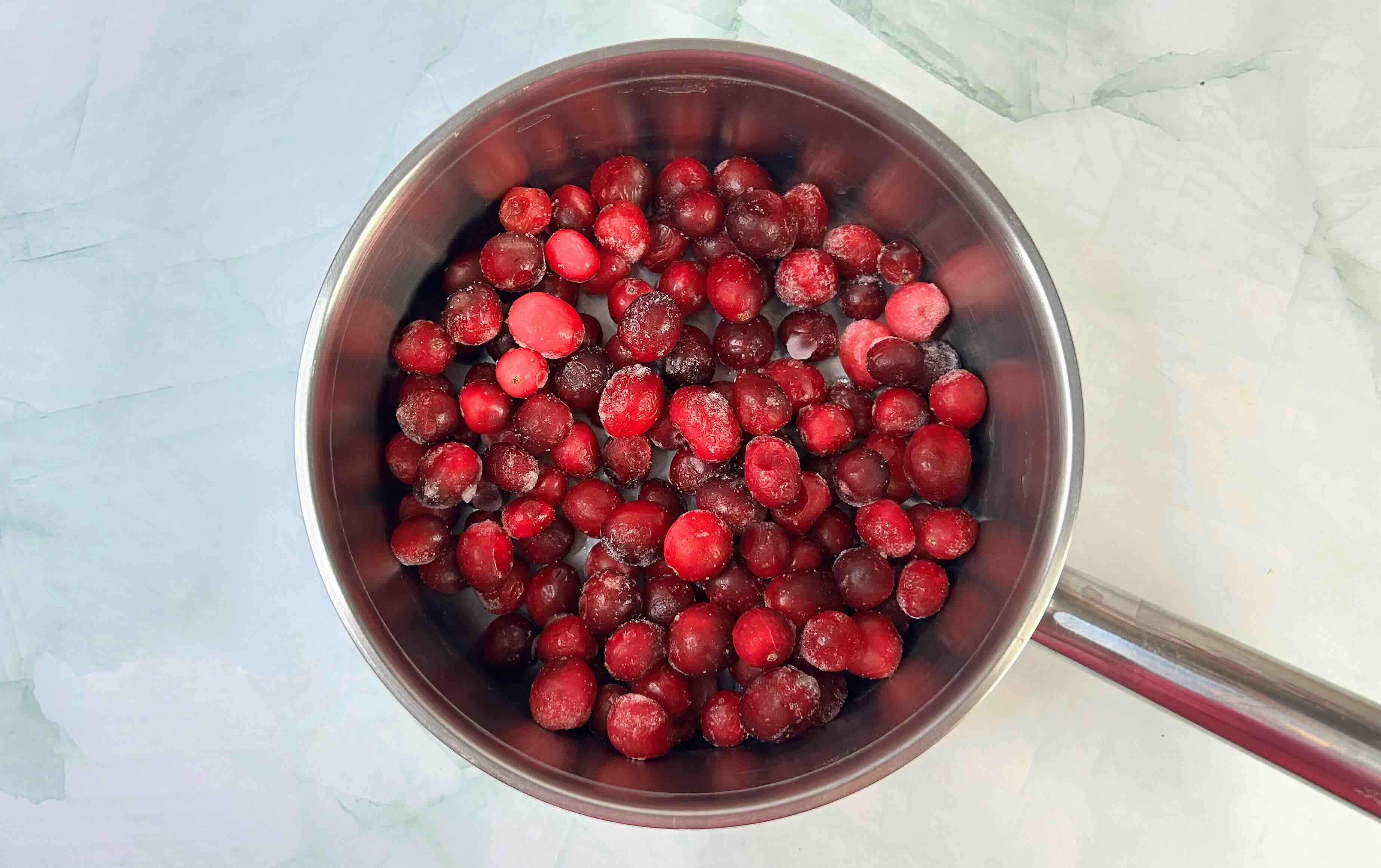 spanguolės puode spanguolės puode