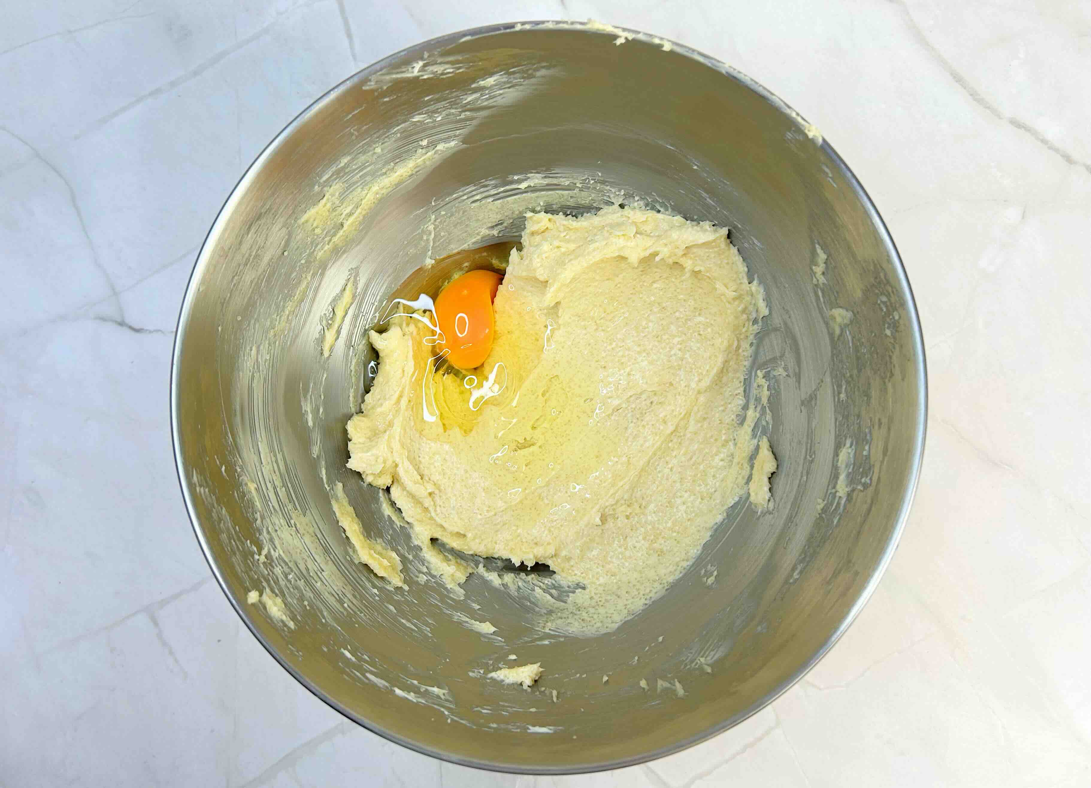 įmuštas kiaušinis plakimui