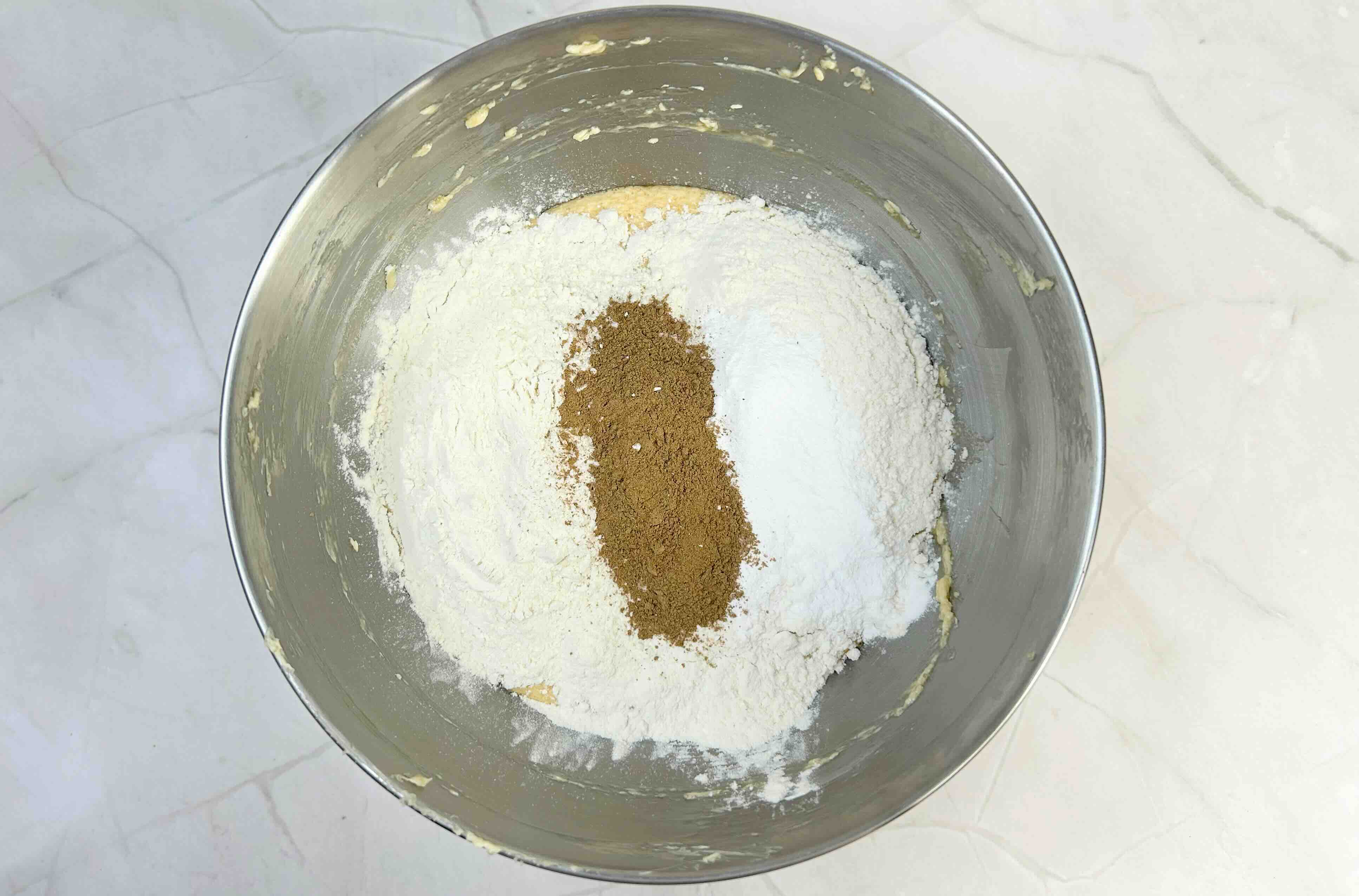 suberti miltai, kepimo milteliai, meduolių prieskoniai