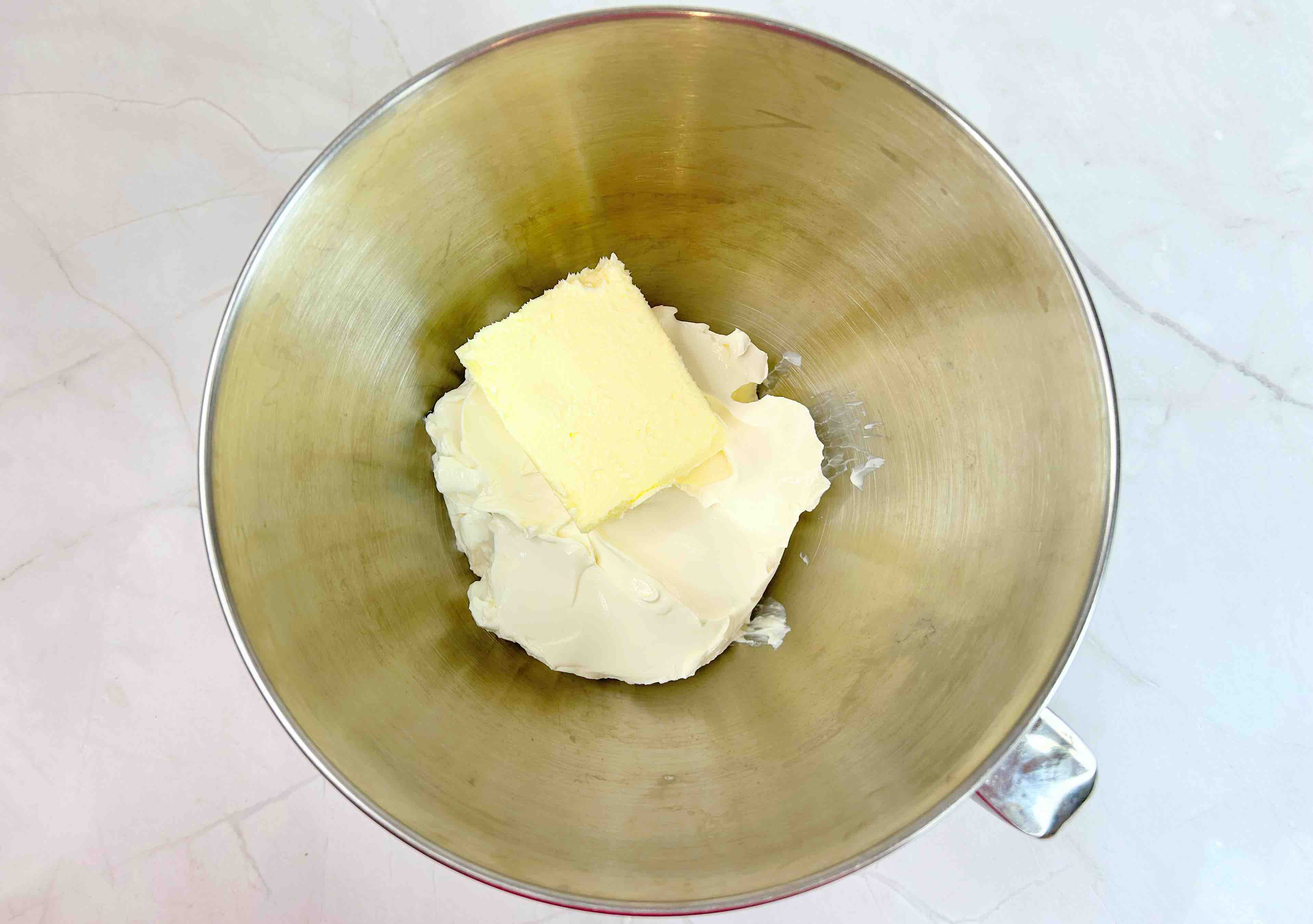 kreminis sūris su sviestu