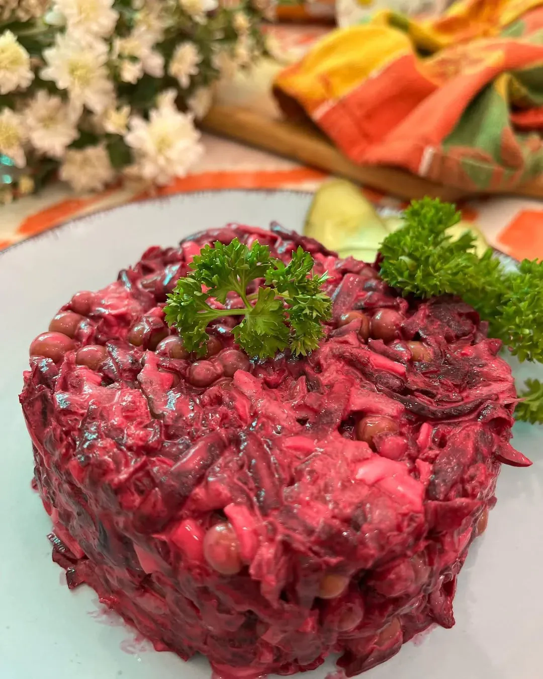 Burokėlių mišrainė su lęšiais ir saulėje džiovintais pomidorais
