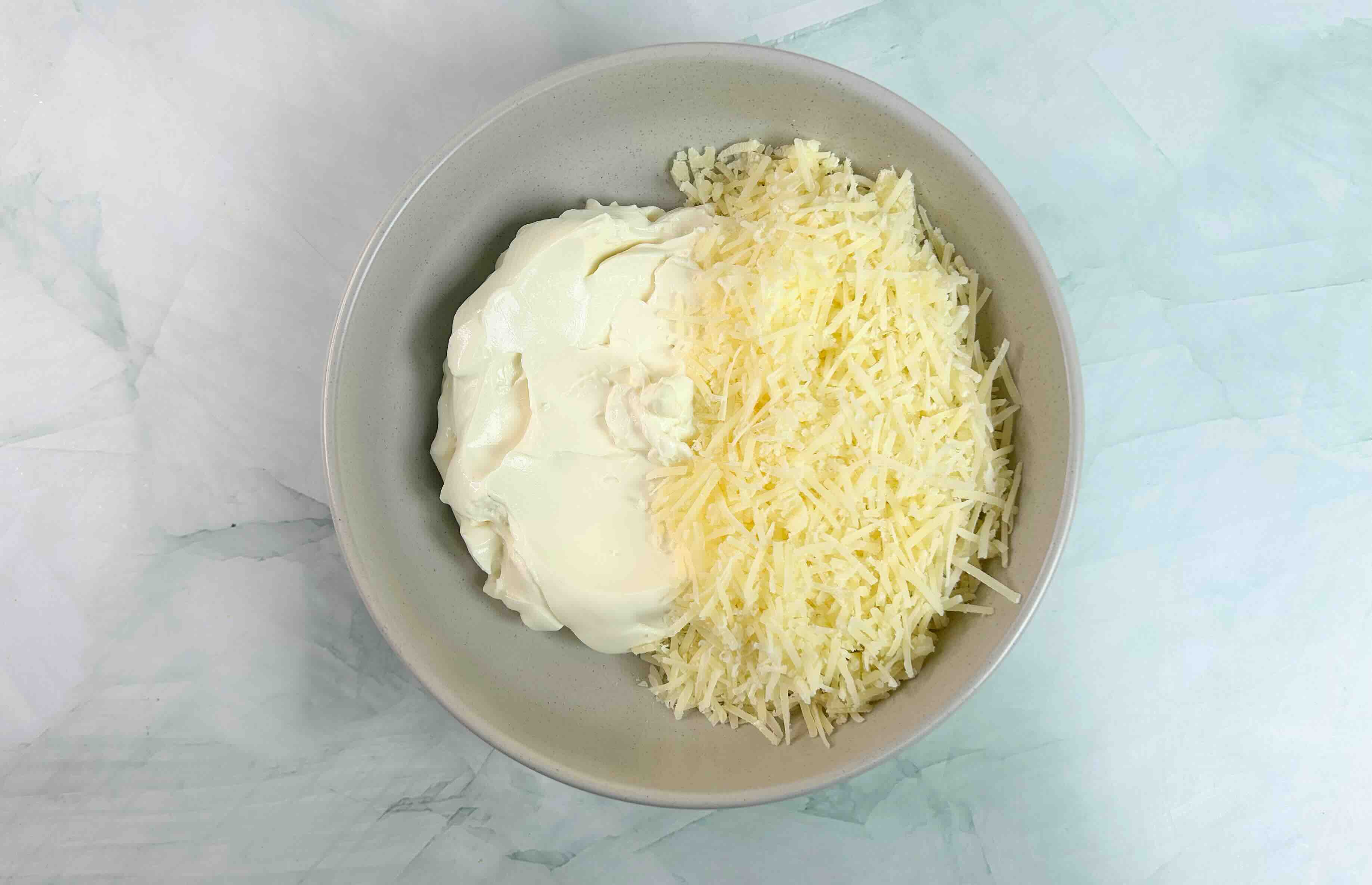 smulkiai tarkuotas kietasis sūris