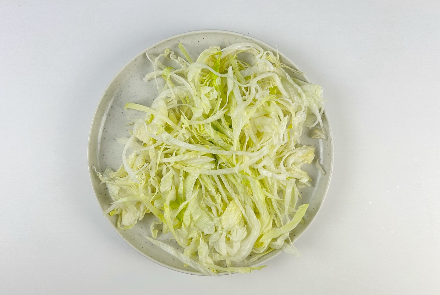 pjaustyta iceberg salota