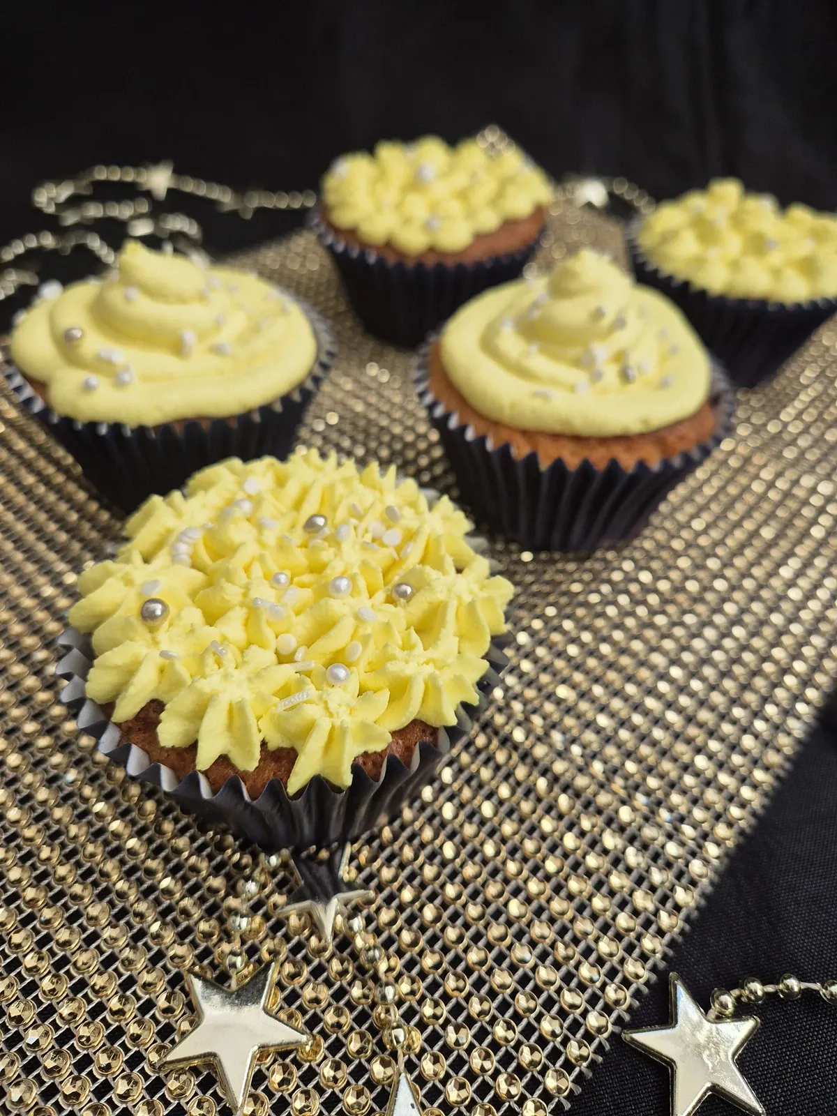 Keksiukai su mango įdaru ir maskarponės kremu