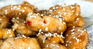 Saldžiarūgštė traški karaage vištiena su padažu