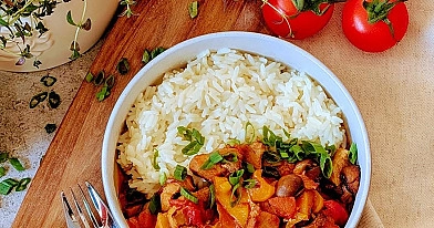 Kiaulienos troškinys su pievagrybiais ir saldžiąja paprika