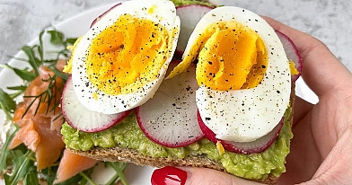 Guacamole ir kiaušinių sumuštiniai