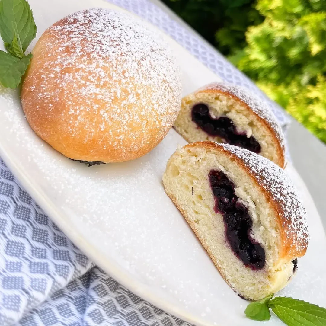 Mielinės bandelės su mėlynėmis