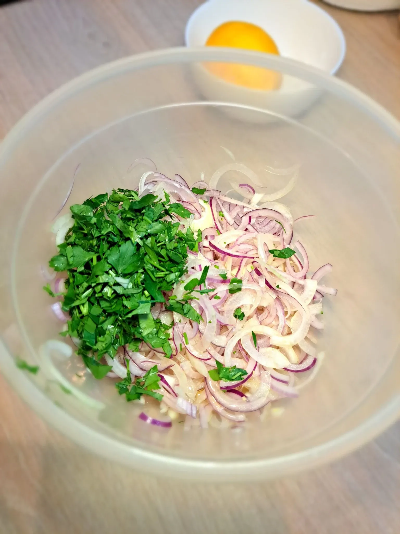 Vengriškas jautienos guliašas, su bulvių koše