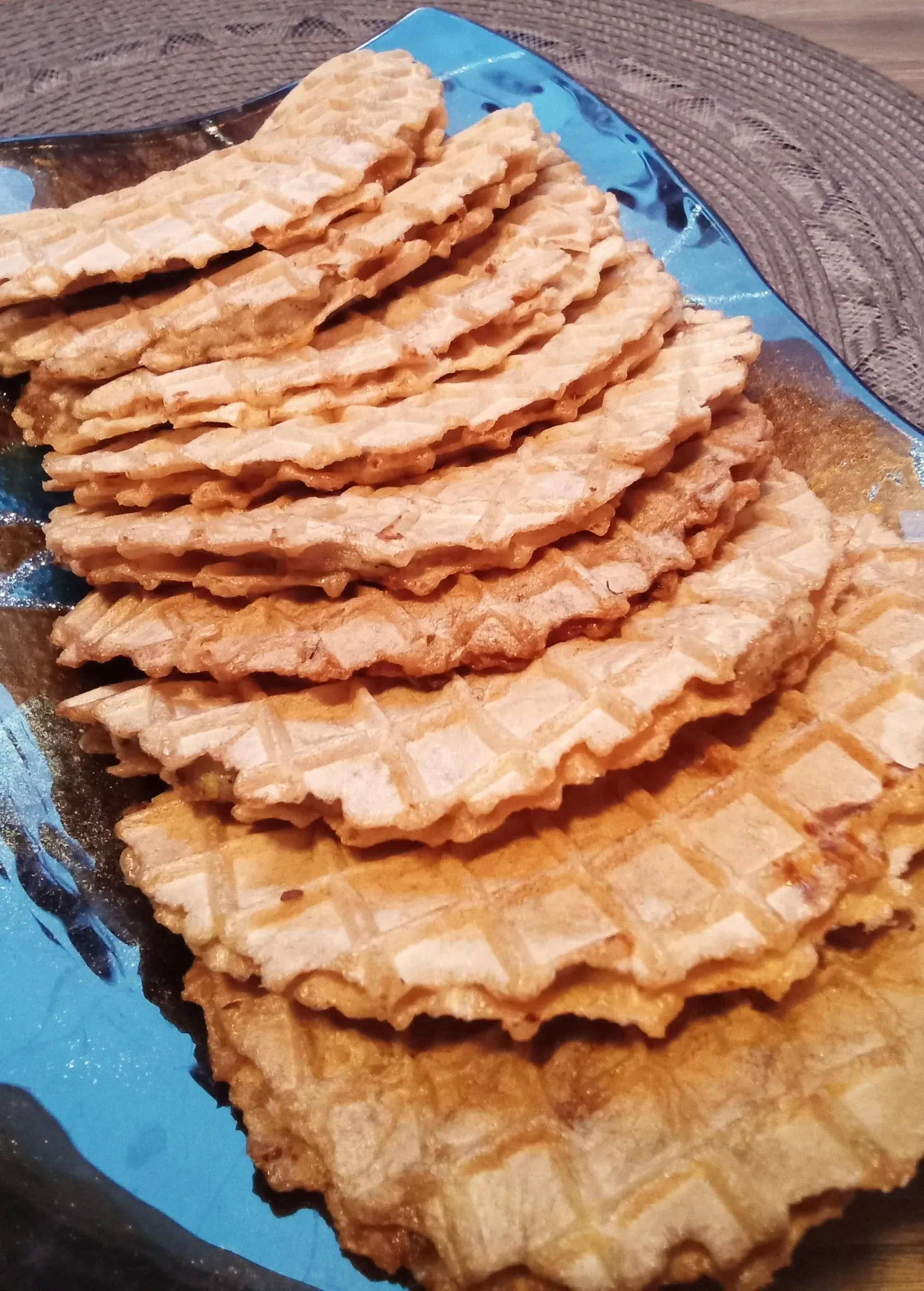 Vaflių čeburekai su faršu, kepti karšto oro gruzdintuvėje