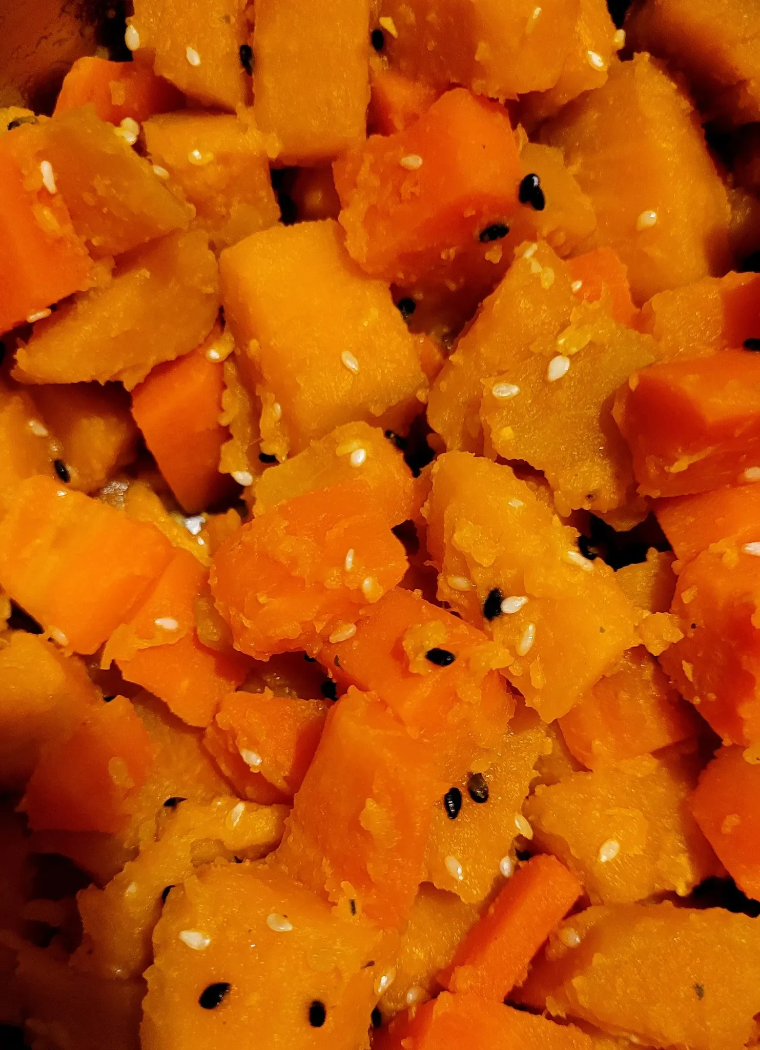 Sotus kalakutienos filė troškinys su shiitake grybais, paprikomis ir pupelėmis