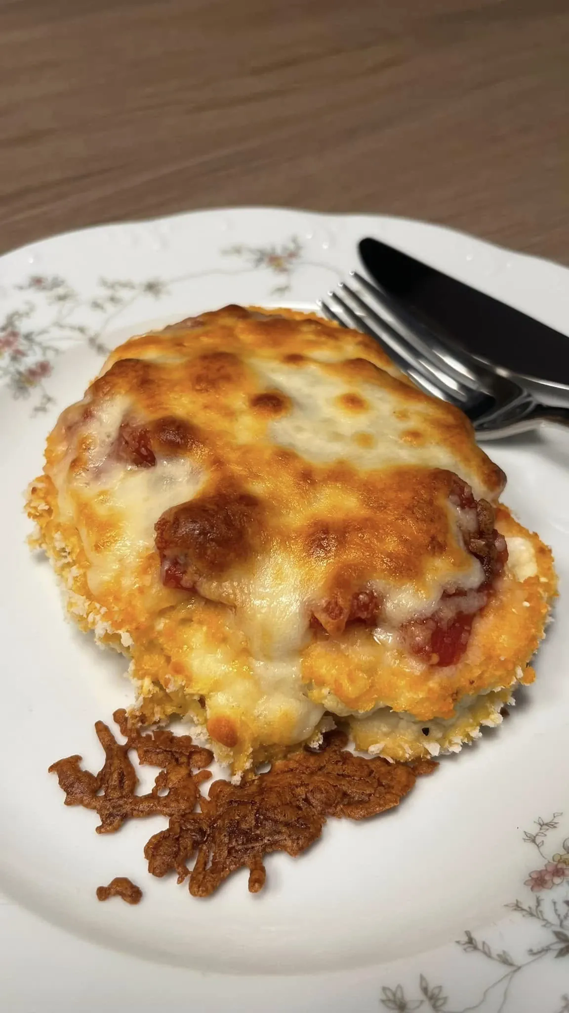 Kepti kalafiorai orkaitėje su pomidorais ir sūriu