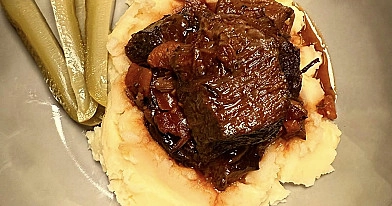 Troškinti jautienos žandai, kamado tipo grilyje
