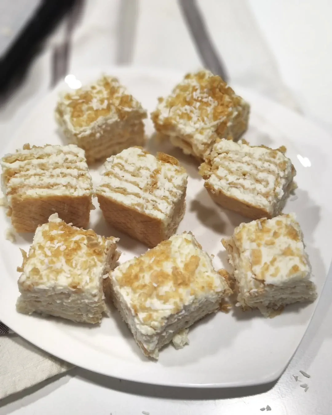 Greitas kokosinis tortas su kremine varške, per 10 minučių