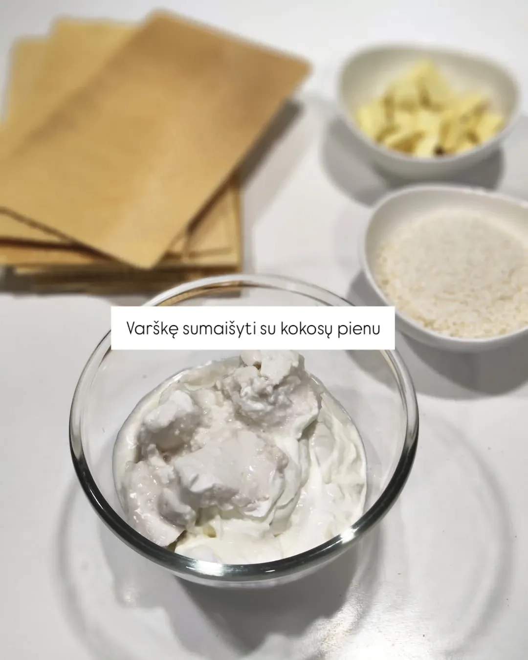 Greitas kokosinis tortas su kremine varške, per 10 minučių