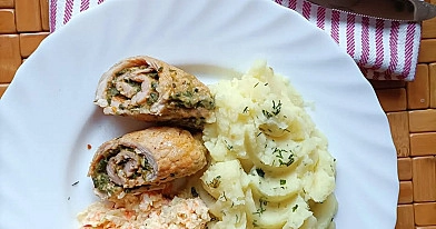 Kiaulienos suktinukai su špinatų ir sūrio įdaru