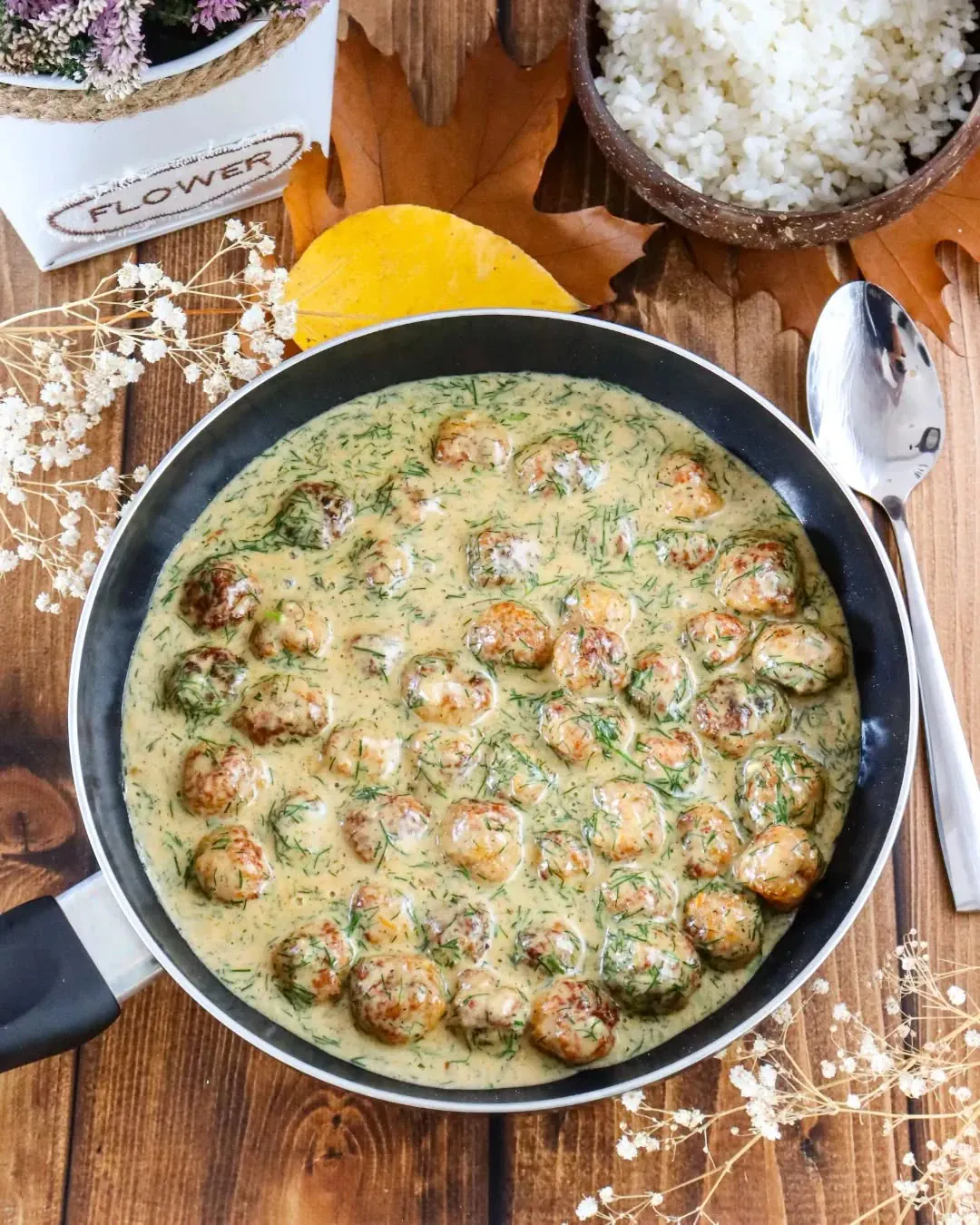 Labai skanūs mėsos kukuliai su agurkiniu padažu