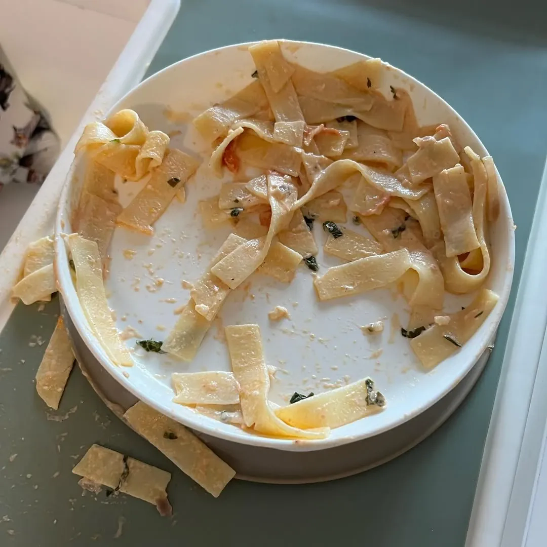 Makaronai su krevetėmis, smidrais ir vyšniniais pomidorais sveikai pagal Beatą